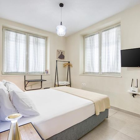 Bentzi...Boutique Apartment 1, Classic Double With Kitchenette, 2 Guests Athena Bagian luar foto
