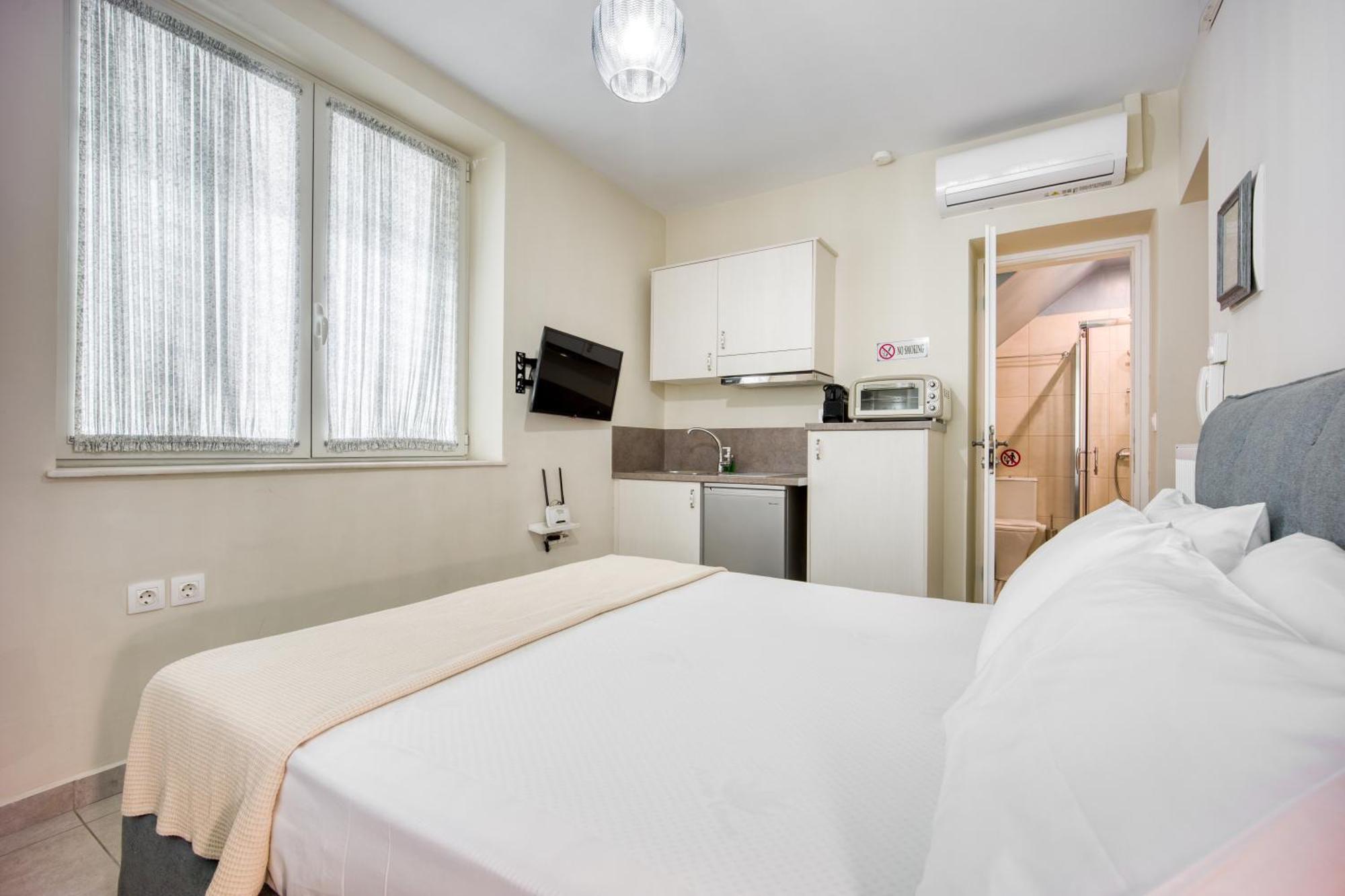 Bentzi...Boutique Apartment 1, Classic Double With Kitchenette, 2 Guests Athena Bagian luar foto